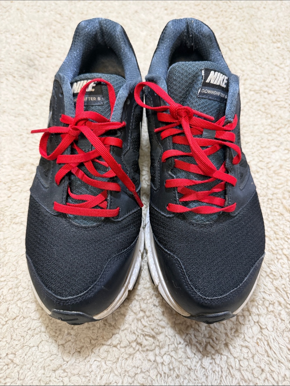 Nike Men’s Black Sneakers with Red Laces